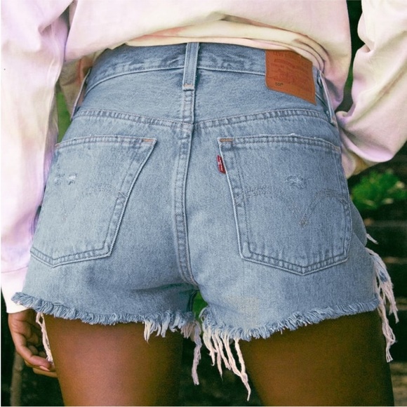 NWT, LEVI'S, 501 HIGH-WAISTED CUTOFF SHORTS - 27 - Picture 2 of 9